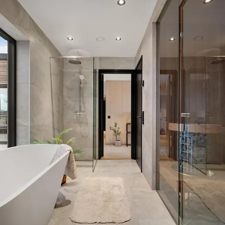 New! Lofoten House *