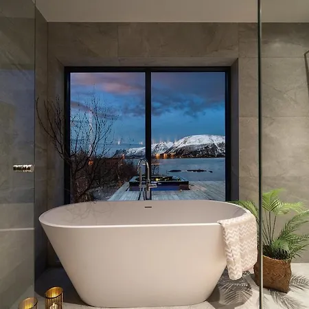 New! Lofoten House *